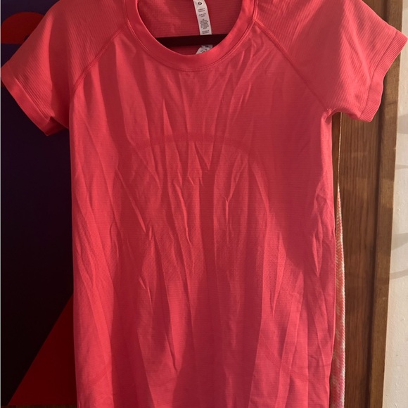 Lululemon LIPGLOSS Swiftly tech 2.0 short sleeve - Picture 1 of 3